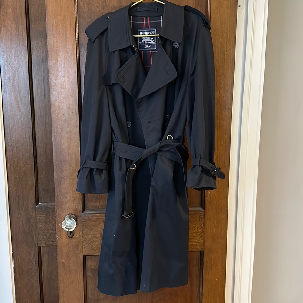 Vintage navy Burberry trench, unisex size 50 short